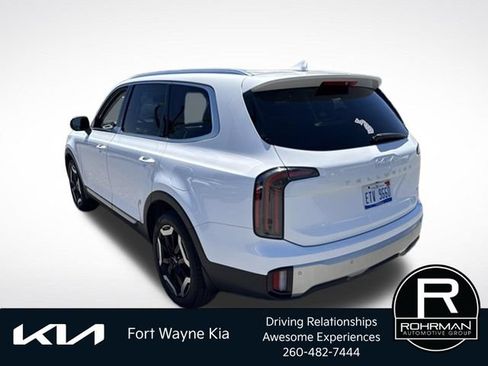 Certified 2024 Kia Telluride EX w/ EX Captain's Chair Package AWD/4WD image 3