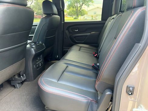 Used 2021 Nissan Titan PRO-4X w/ Pro-4x Convenience Package AWD/4WD image 13