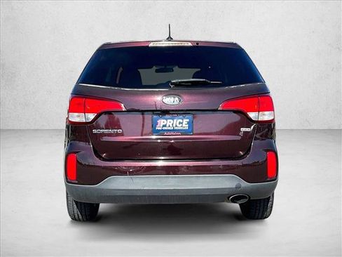 Used 2014 Kia Sorento LX FWD image 4