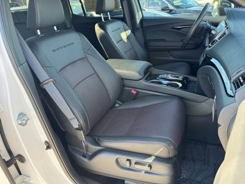 Certified 2025 Honda Ridgeline Black Edition image 14