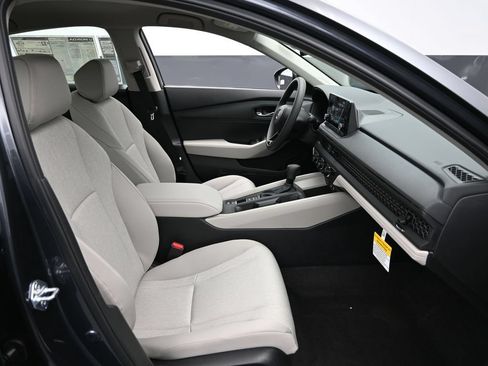 Used 2025 Honda Accord LX image 24
