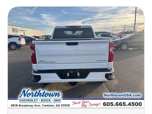 Used 2025 Chevrolet Silverado 1500 Custom image 32