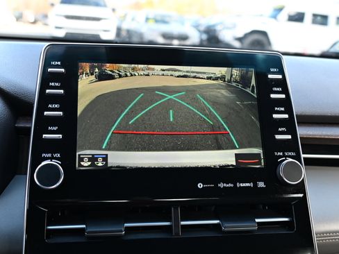 Used 2019 Toyota Avalon Limited image 25