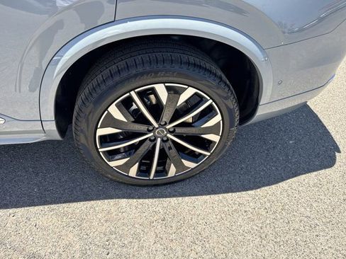 New 2025 Volvo XC90 B6 Plus w/ Protection Package Premier image 8