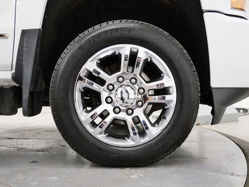 Used 2015 Chevrolet Silverado 2500 High Country image 36