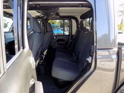 Certified 2024 Jeep Gladiator Sport image 22