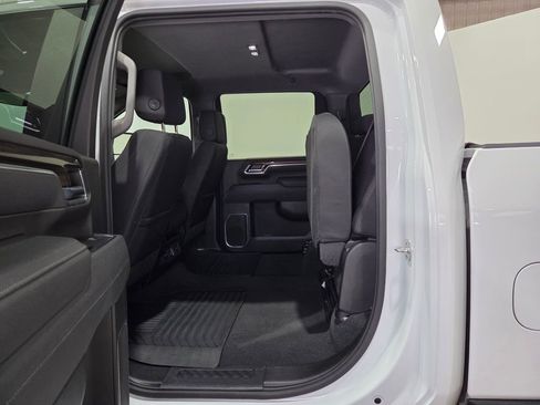 Used 2025 Chevrolet Silverado 2500 LT w/ Convenience Package image 17