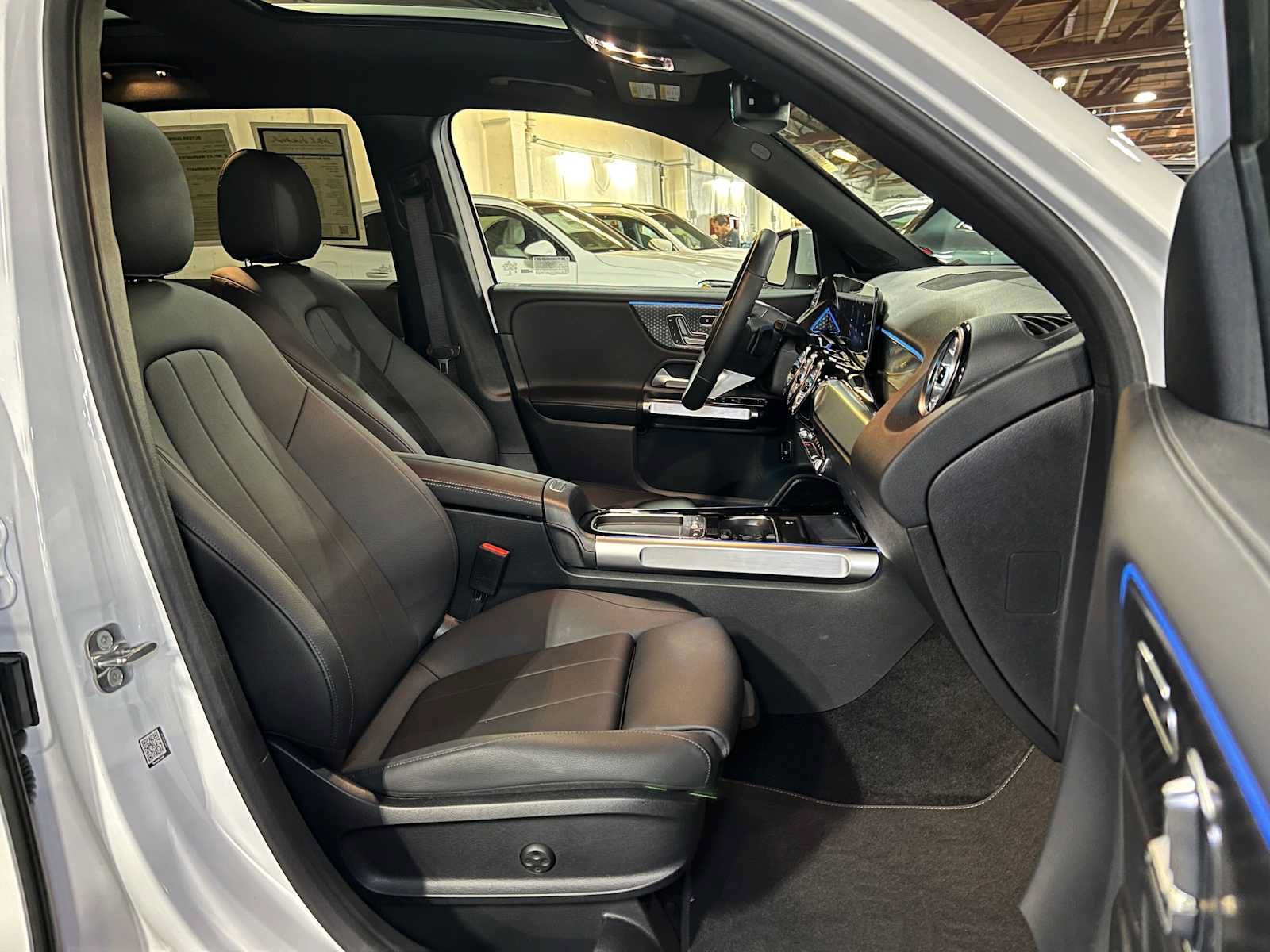 Used 2026 Mercedes-Benz GLB 250 4MATIC image 12