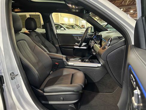 Used 2026 Mercedes-Benz GLB 250 4MATIC image 12