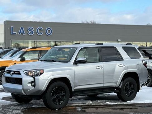 Used 2024 Toyota 4Runner SR5 image 1