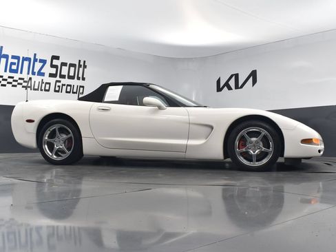 Used 2002 Chevrolet Corvette Convertible w/ Preferred Equipment Group2 RWD image 22