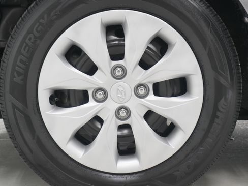 Used 2016 Hyundai Accent SE FWD image 21