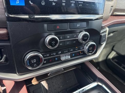Used 2022 Ford Expedition Limited AWD/4WD image 31
