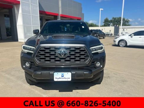 Used 2021 Toyota Tacoma TRD Sport w/ Technology Package AWD/4WD image 3