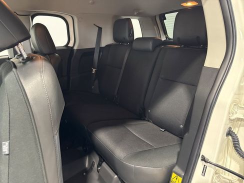 Used 2014 Toyota FJ Cruiser 4WD w/ Convenience Package image 32