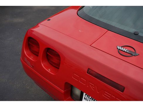 Used 1992 Chevrolet Corvette Coupe image 31