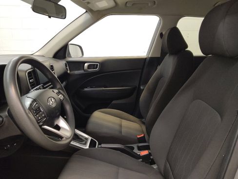 Used 2020 Hyundai Venue SE FWD image 17