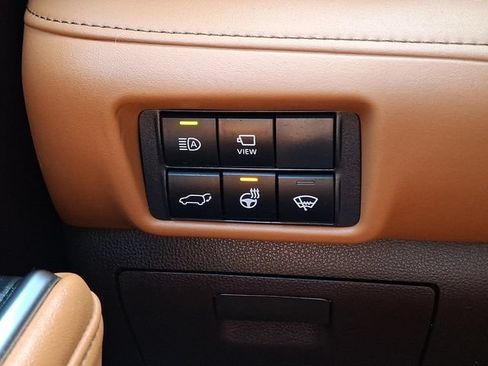 Used 2022 Toyota Highlander Platinum AWD/4WD image 27