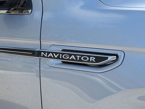 Used 2018 Lincoln Navigator Black Label image 10