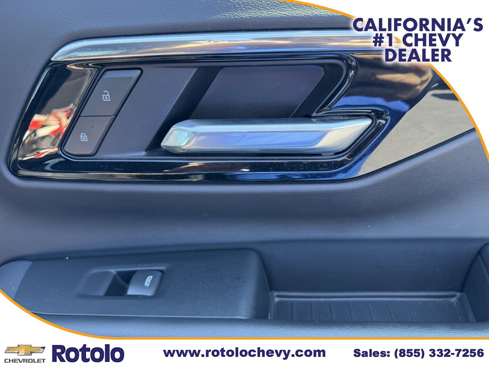 Used 2025 Chevrolet Suburban LT RWD image 10