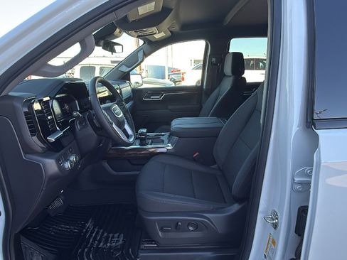 New 2026 GMC Sierra 1500 Elevation image 11