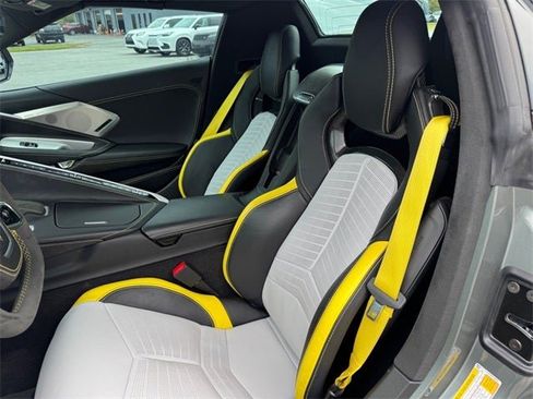 Used 2022 Chevrolet Corvette Stingray Premium Conv w/ Z51 Performance Package image 10