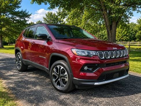 Used 2022 Jeep Compass Limited AWD/4WD image 1