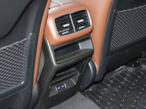 Used 2025 Mercedes-Benz GLE 350 4matic image 18