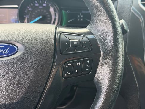 Used 2019 Ford Explorer XLT w/ Equipment Group 202A AWD/4WD image 18