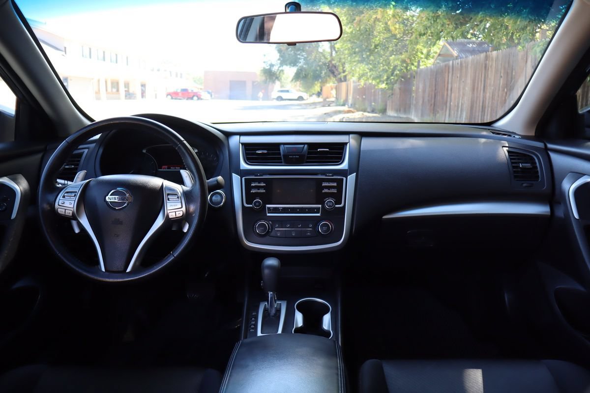 Used 2016 Nissan Altima 2.5 SR FWD image 16