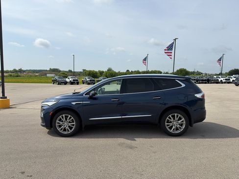 Used 2023 Buick Enclave Premium w/ Experience Buick Package AWD/4WD image 3