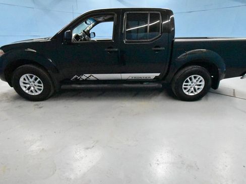 Used 2017 Nissan Frontier SV w/ SV Value Truck Package AWD/4WD image 31