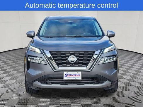 Used 2023 Nissan Rogue SV FWD image 2