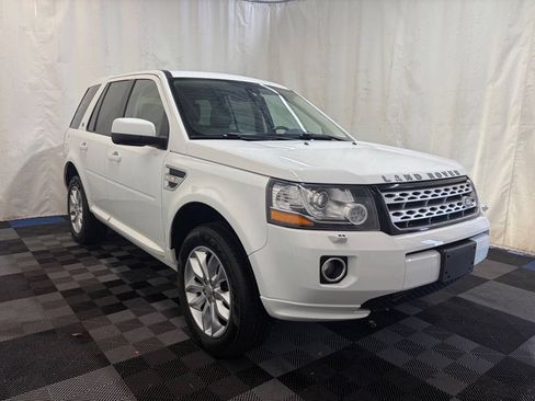 Used 2015 Land Rover LR2 AWD/4WD image 3