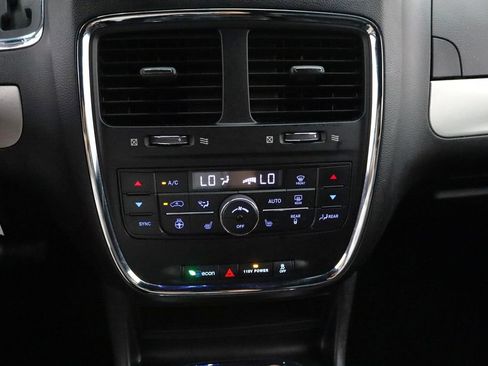 Used 2016 Dodge Grand Caravan R/T w/ Driver Convenience Group FWD image 24