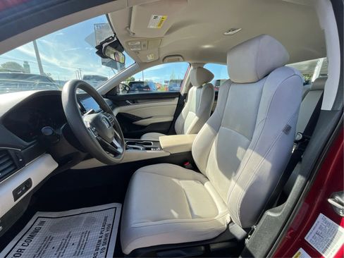 Used 2019 Honda Accord LX image 9