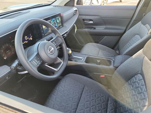 New 2026 Nissan Kicks SV w/ SV Premium Package image 4