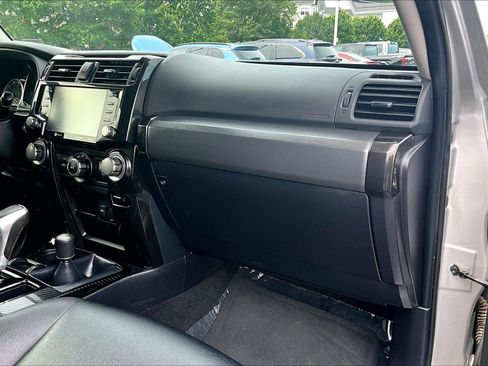 Used 2023 Toyota 4Runner TRD Off-Road Premium AWD/4WD image 15