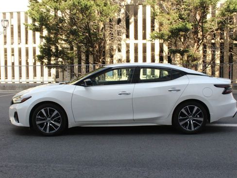 Used 2020 Nissan Maxima 3.5 S w/ Floor Mat Group FWD image 11