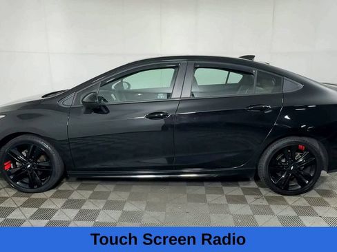 Used 2017 Chevrolet Cruze LT w/ Sun And Sound Package FWD image 8