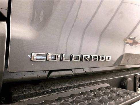 Used 2024 Chevrolet Colorado LT w/ LT Convenience Package AWD/4WD image 13