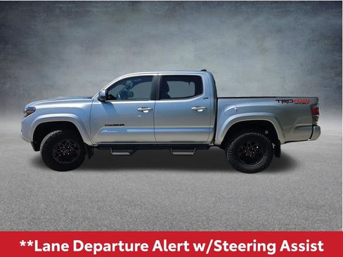 Used 2022 Toyota Tacoma TRD Sport w/ TRD Premium Sport Package AWD/4WD image 10