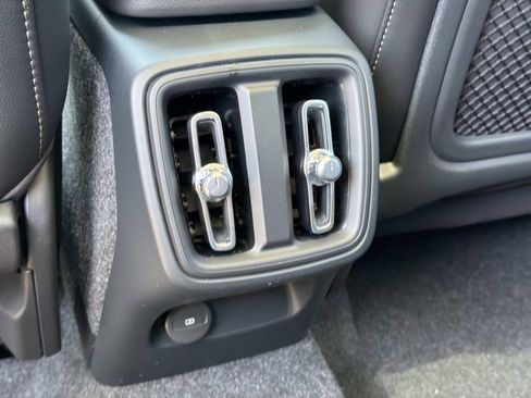 New 2026 Volvo XC40 B5 Core AWD/4WD image 10