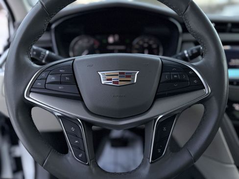 Used 2020 Cadillac XT5 Premium Luxury image 16