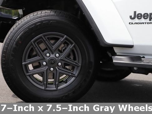 Used 2024 Jeep Gladiator Sport image 3