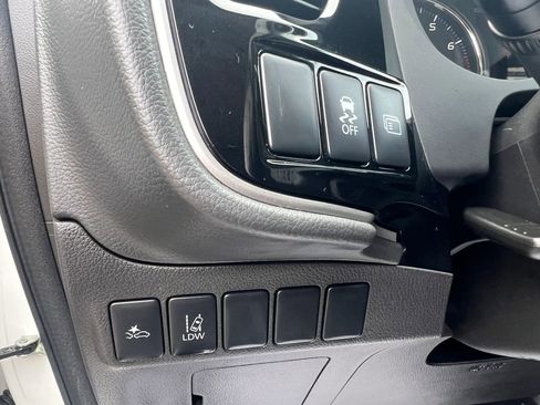 Used 2016 Mitsubishi Outlander SEL image 13