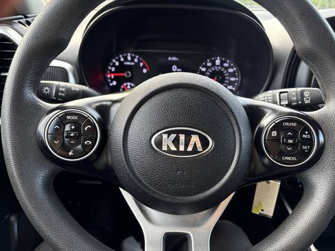 Used 2021 Kia Soul LX FWD image 9