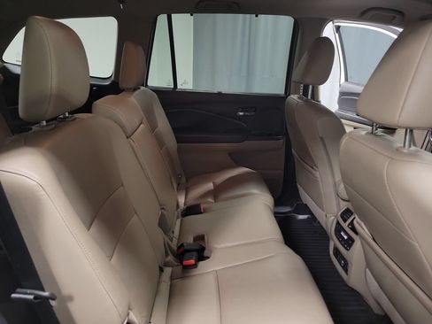 Used 2019 Honda Pilot Touring image 31