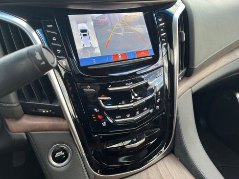 Used 2020 Cadillac Escalade ESV Luxury image 21