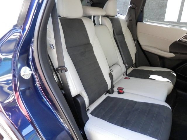 Used 2025 Mitsubishi Outlander SE AWD/4WD image 37